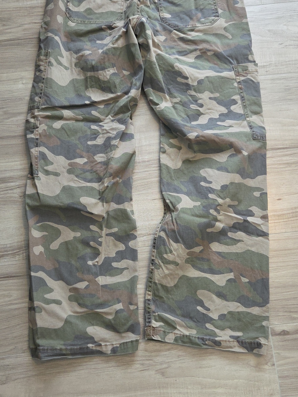 Viral No Boundaries Camo Cargo Pants - Picture 3 of 4